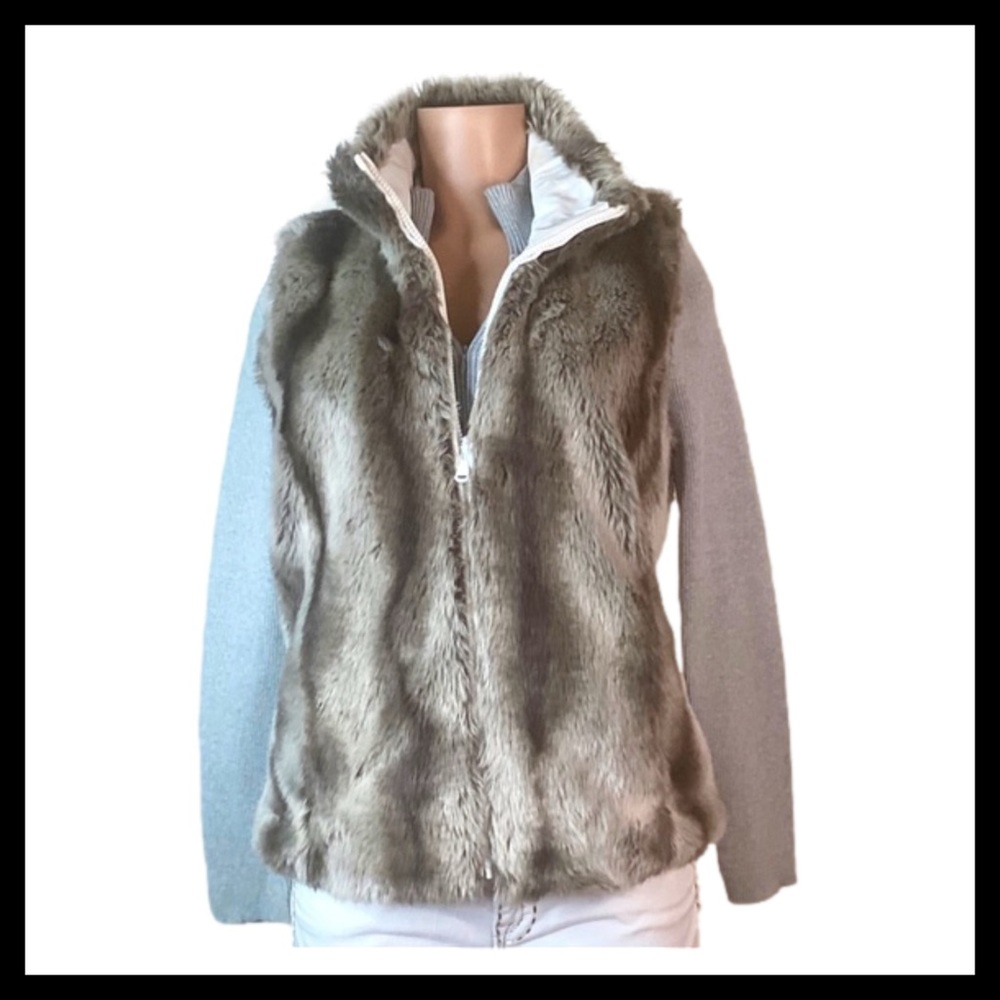 KRISIN BLAKE Reversible Faux Fur Vest - Picture 2 of 12